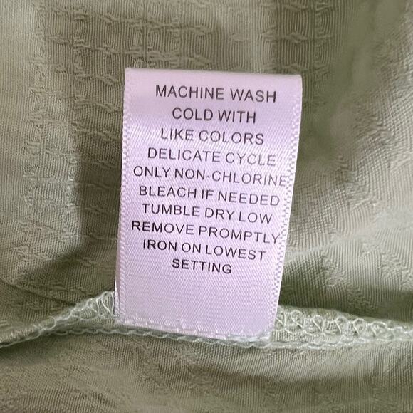 Nurture by Westbound Womens Blouse 2X Green Smocked Yoke Textured Rayon NEW - Picture 6 of 8